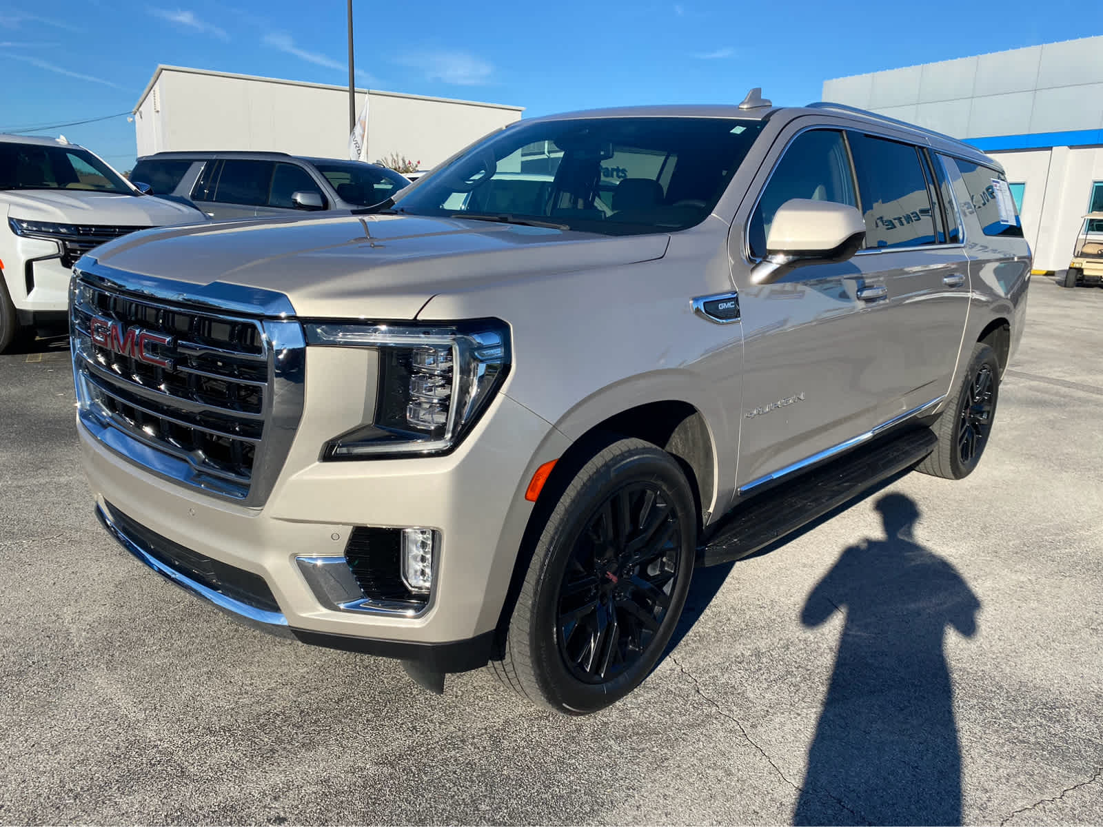 2023 GMC Yukon XL SLT 4