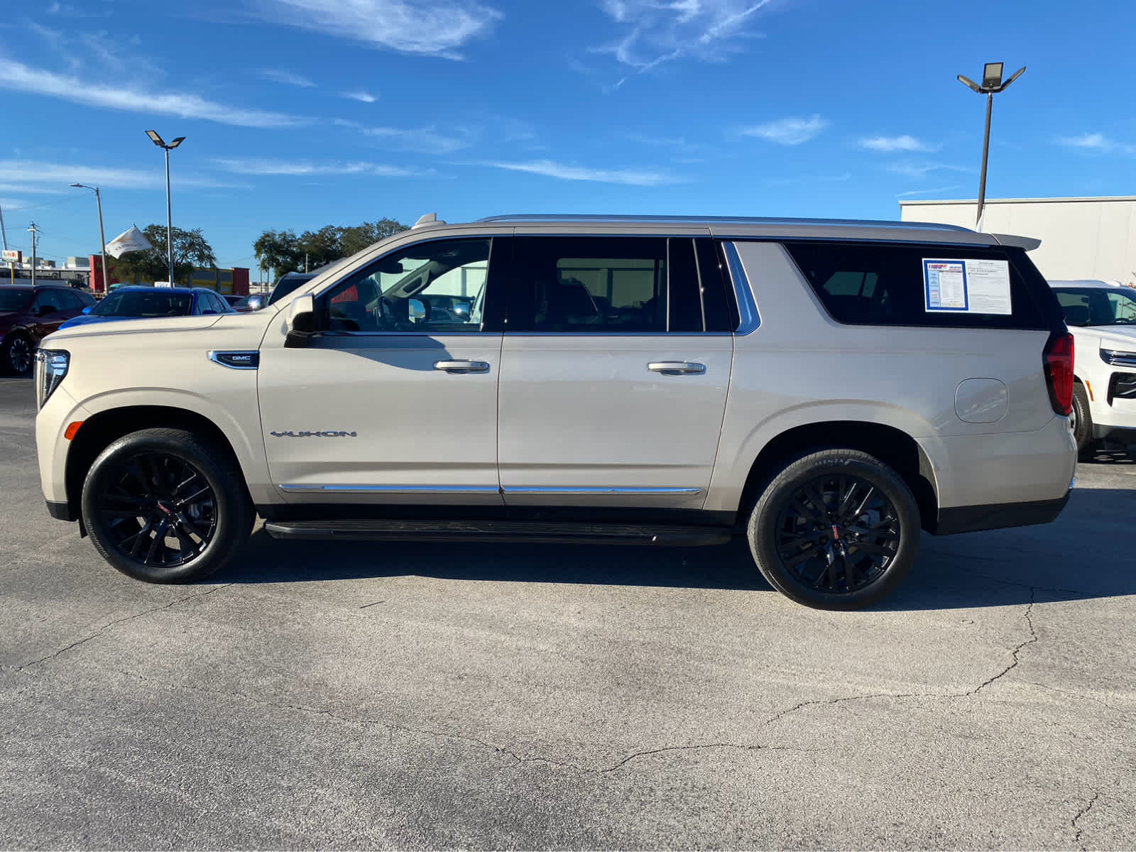 2023 GMC Yukon XL SLT 5