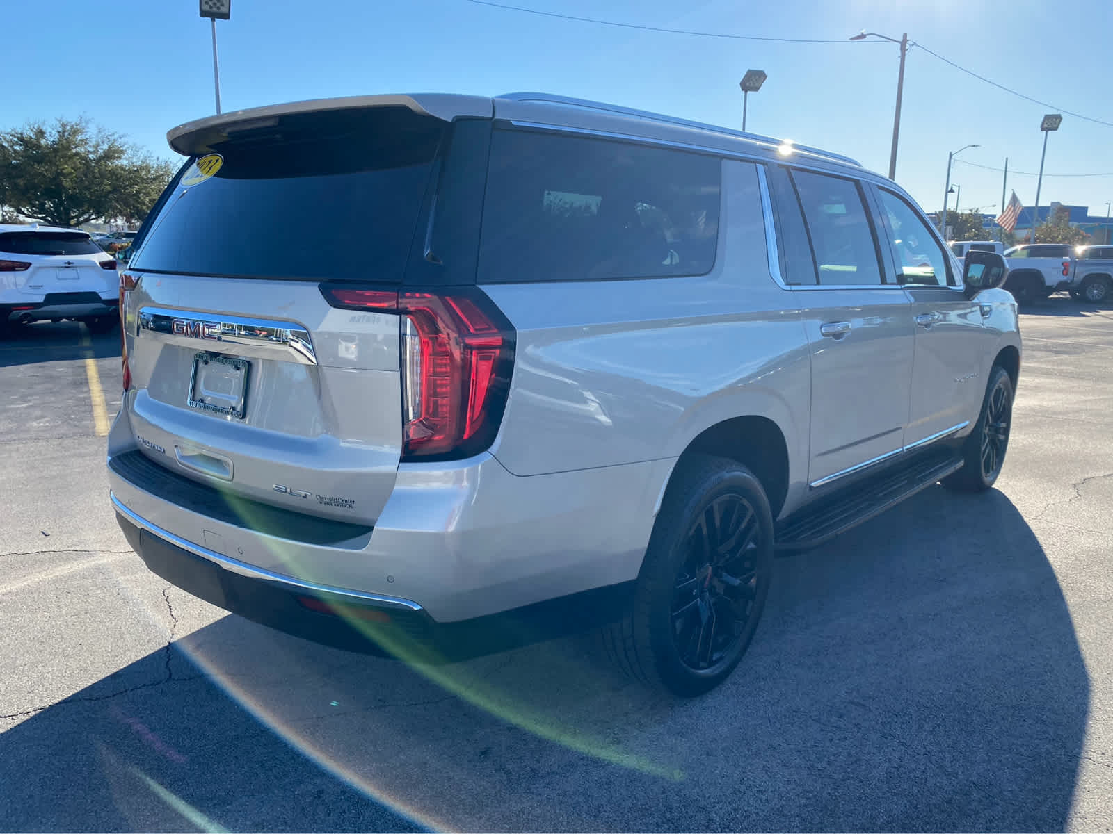 2023 GMC Yukon XL SLT 8