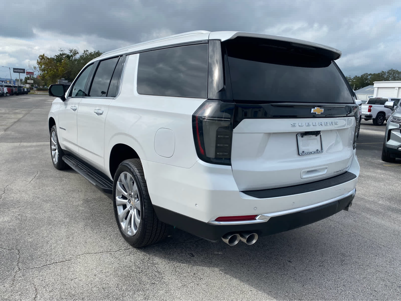 2025 Chevrolet Suburban Premier 6