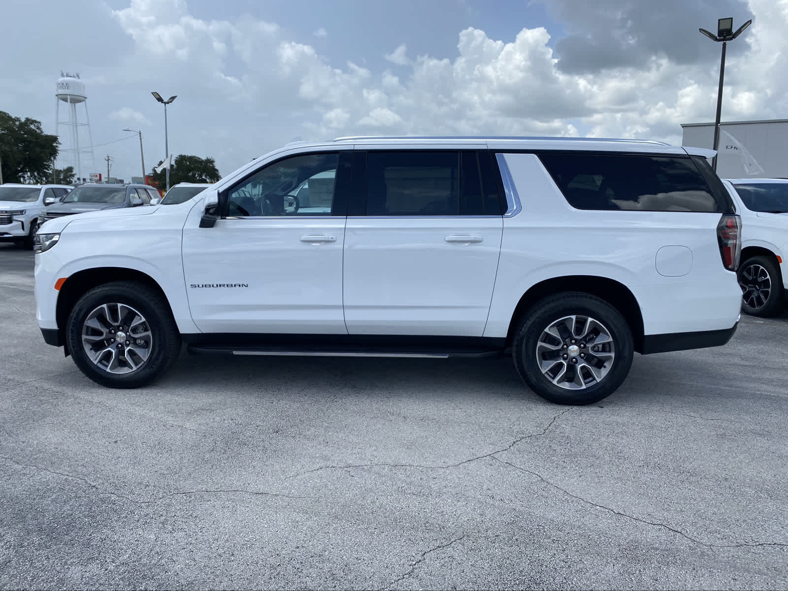 2024 Chevrolet Suburban LT 5