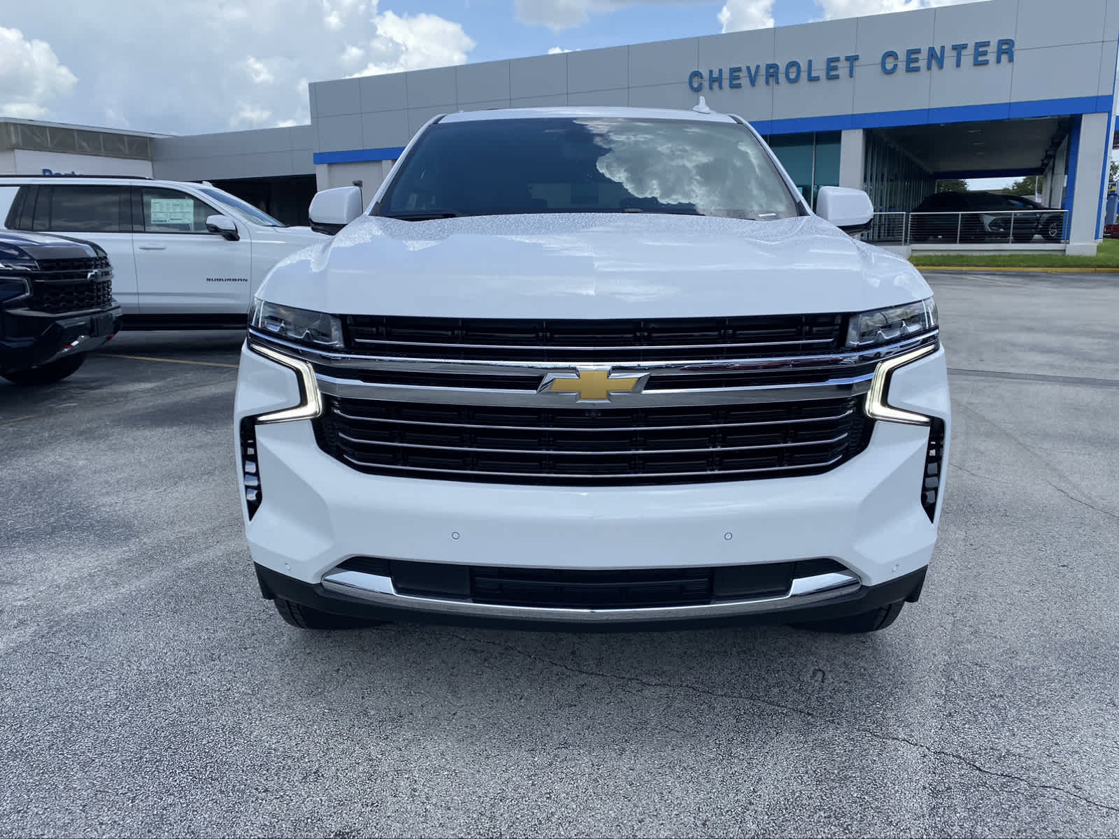 2024 Chevrolet Suburban LT 3