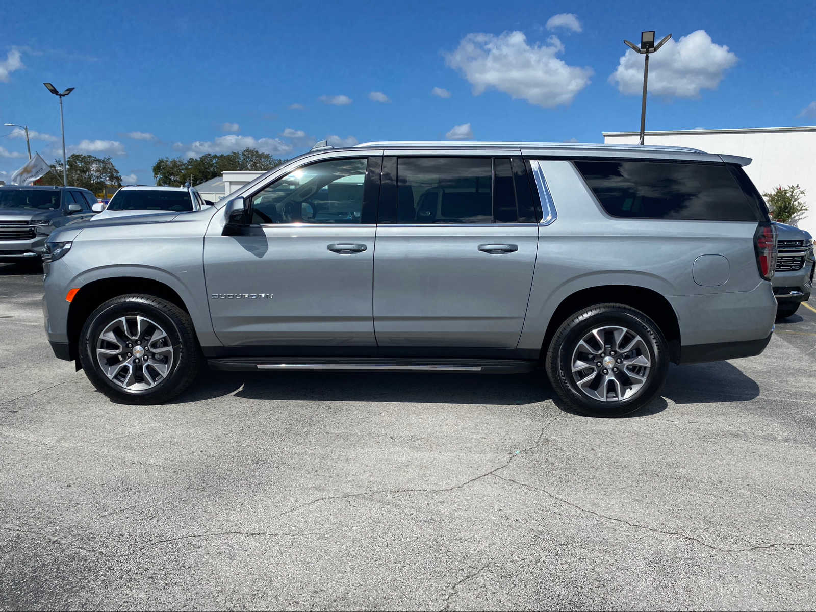 2024 Chevrolet Suburban LT 4