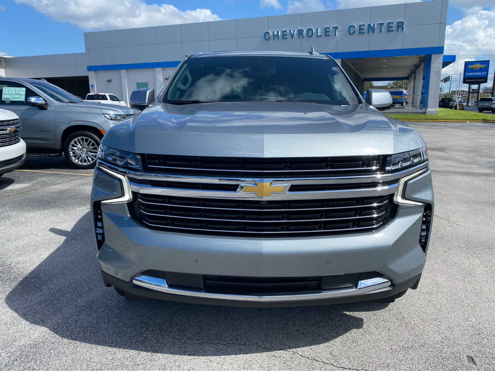 2024 Chevrolet Suburban LT 3