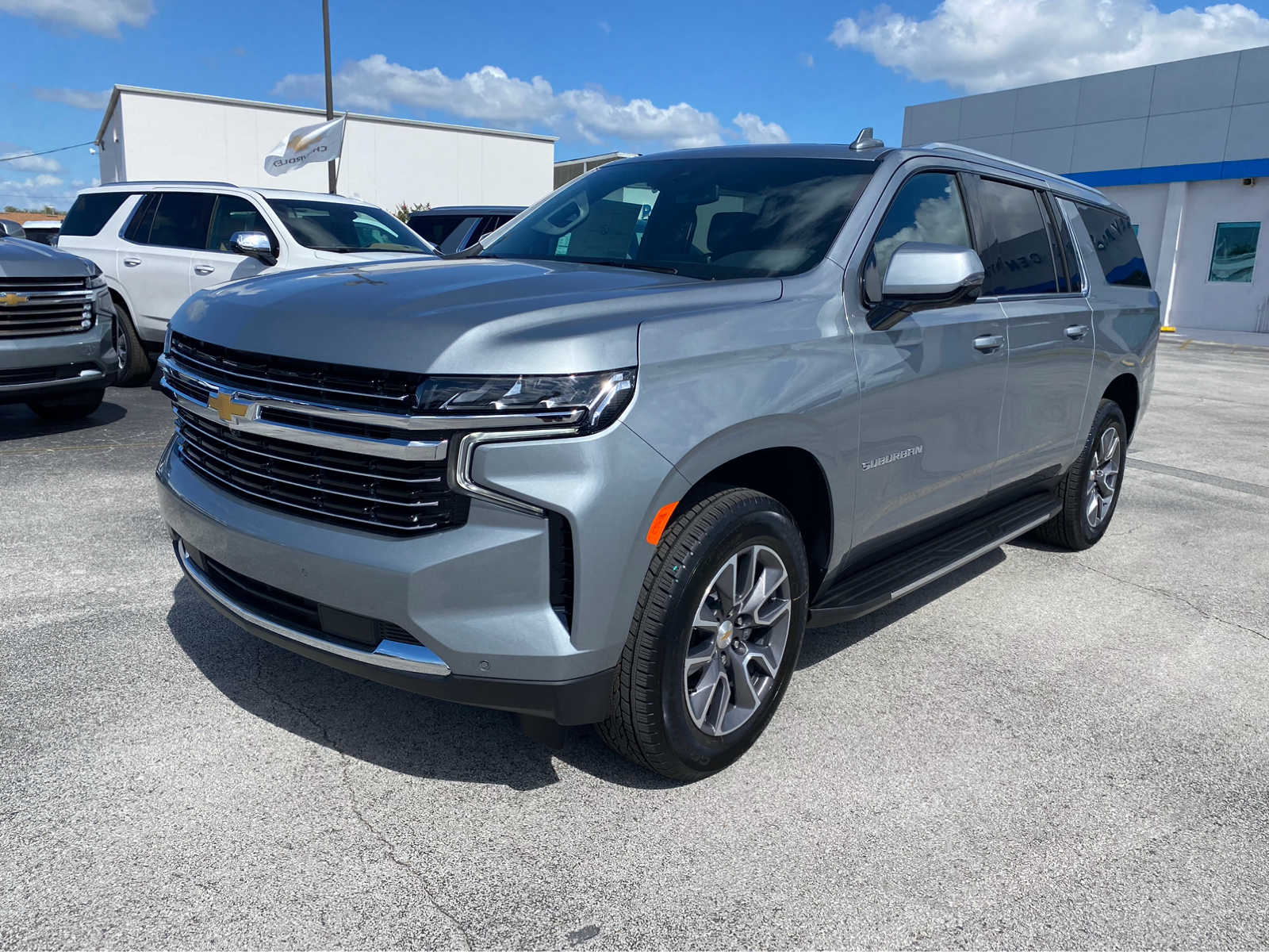 2024 Chevrolet Suburban LT 27