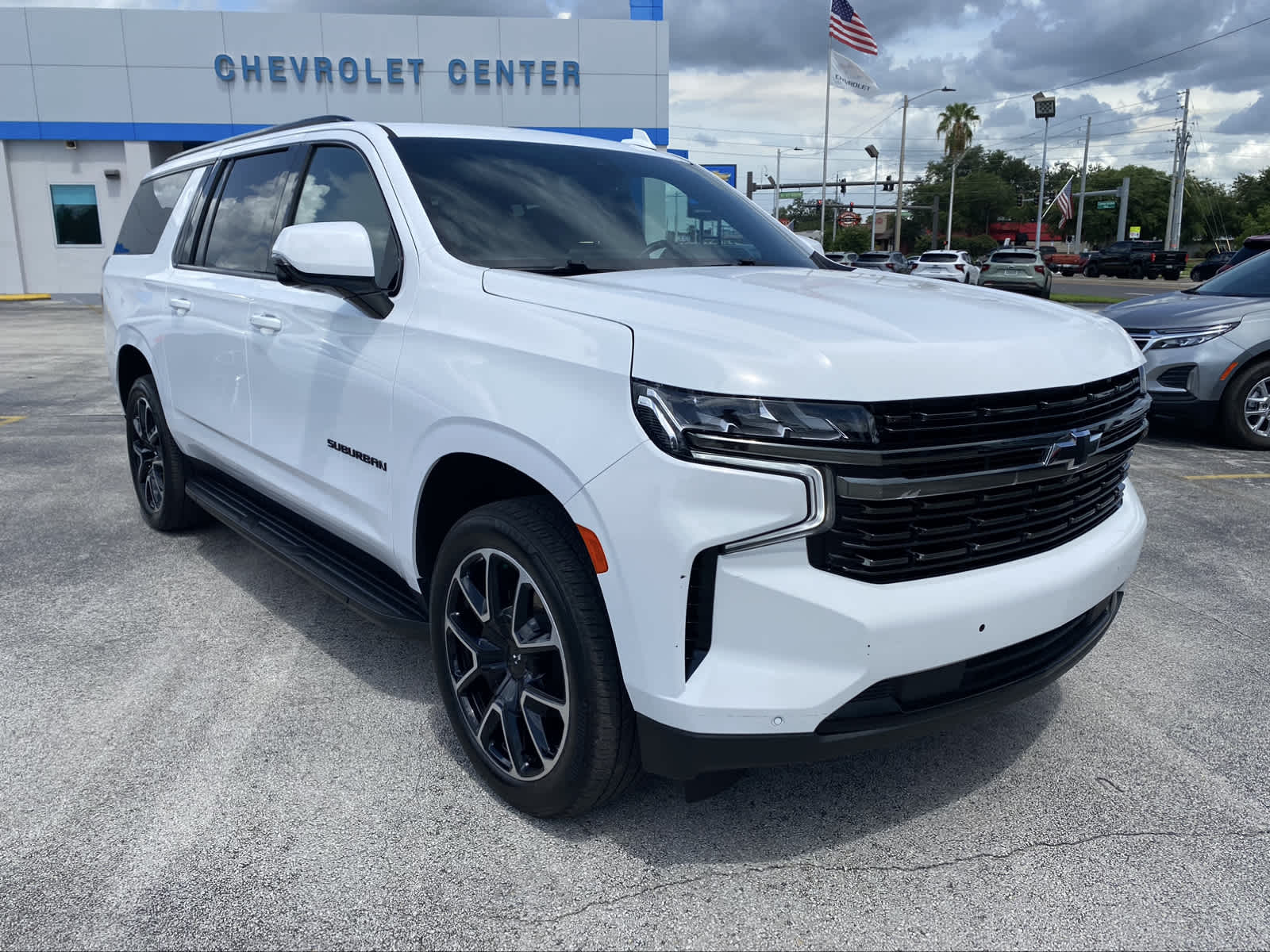 2022 Chevrolet Suburban RST 2