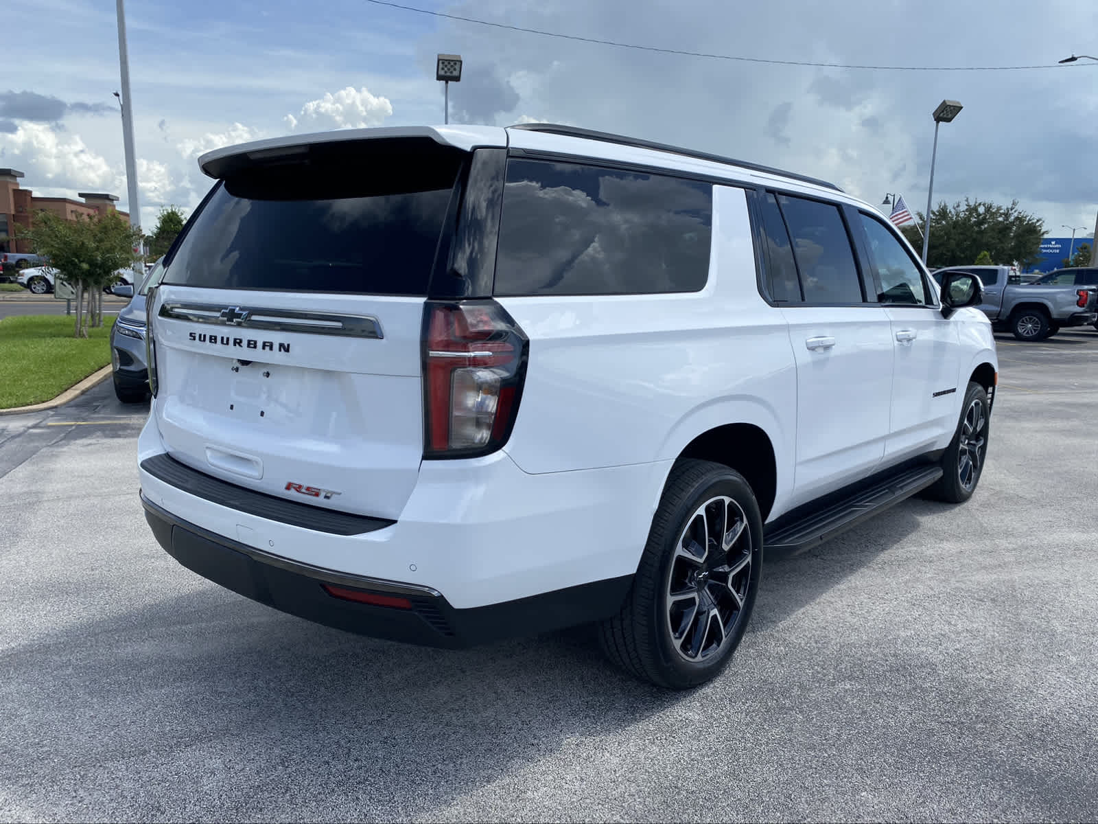 2022 Chevrolet Suburban RST 8