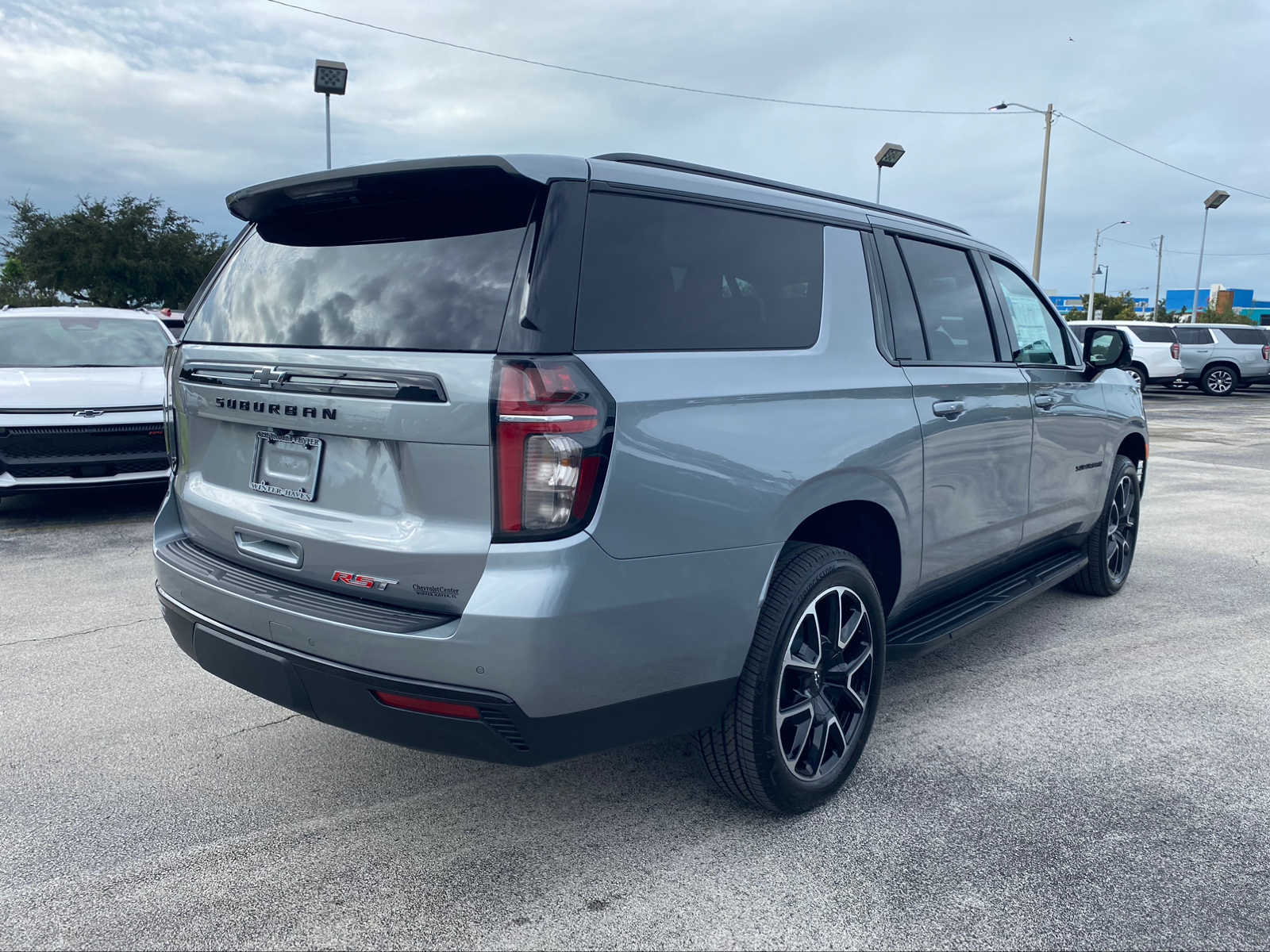 2024 Chevrolet Suburban RST 8