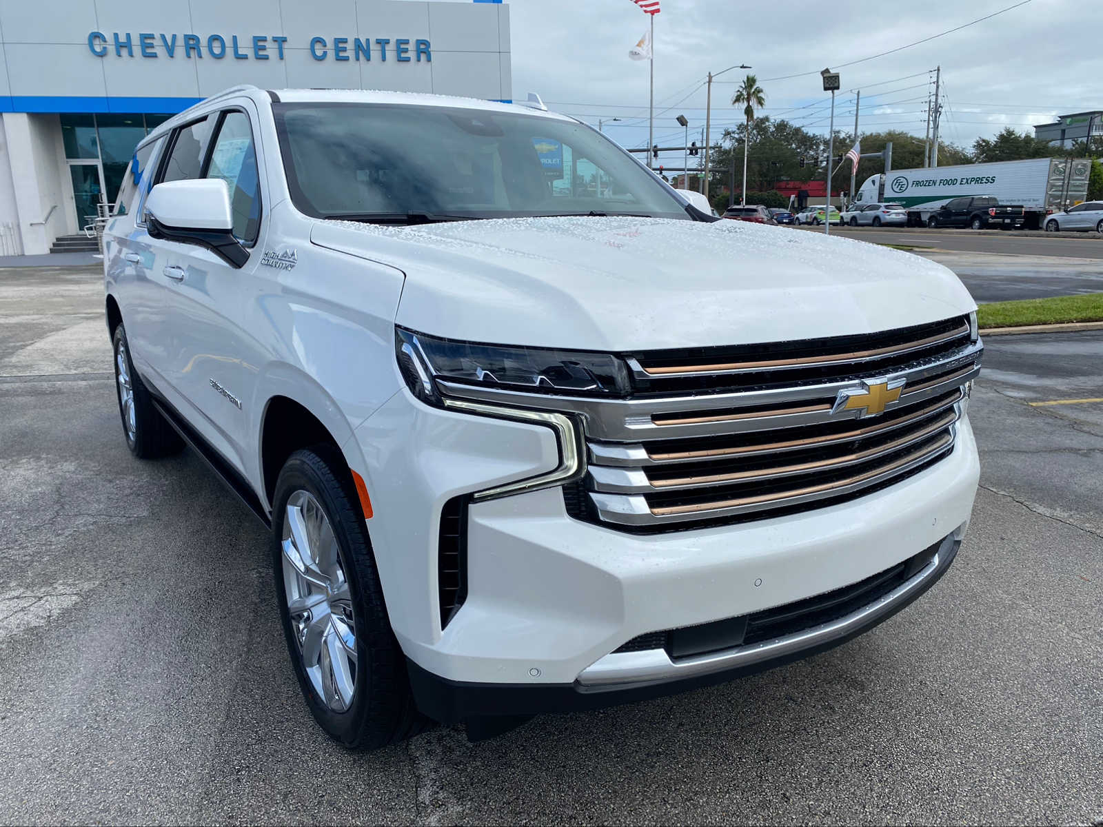 2024 Chevrolet Suburban High Country 2