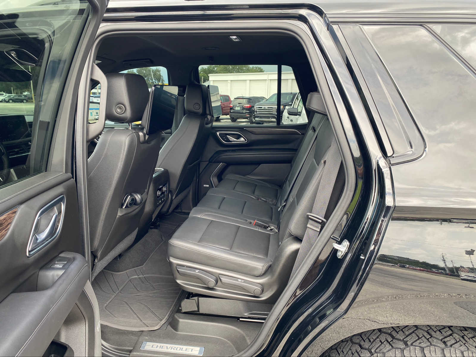 2021 Chevrolet Tahoe Z71 14