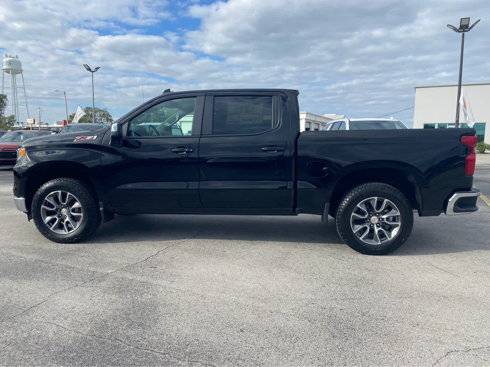 2025 Chevrolet Silverado 1500 LT 4WD Crew Cab 147 5