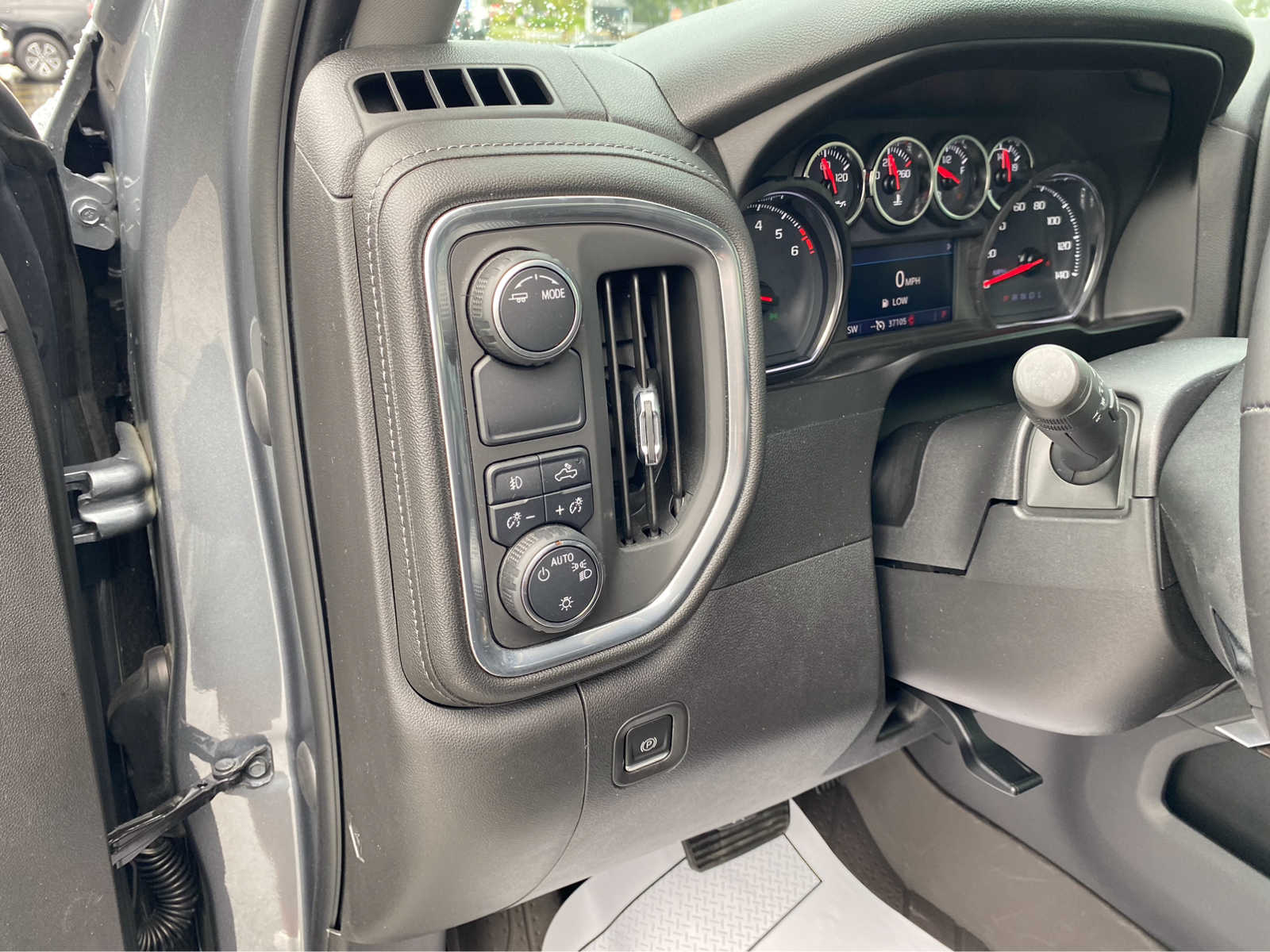 2021 Chevrolet Silverado 1500 RST 2WD Crew Cab 147 18