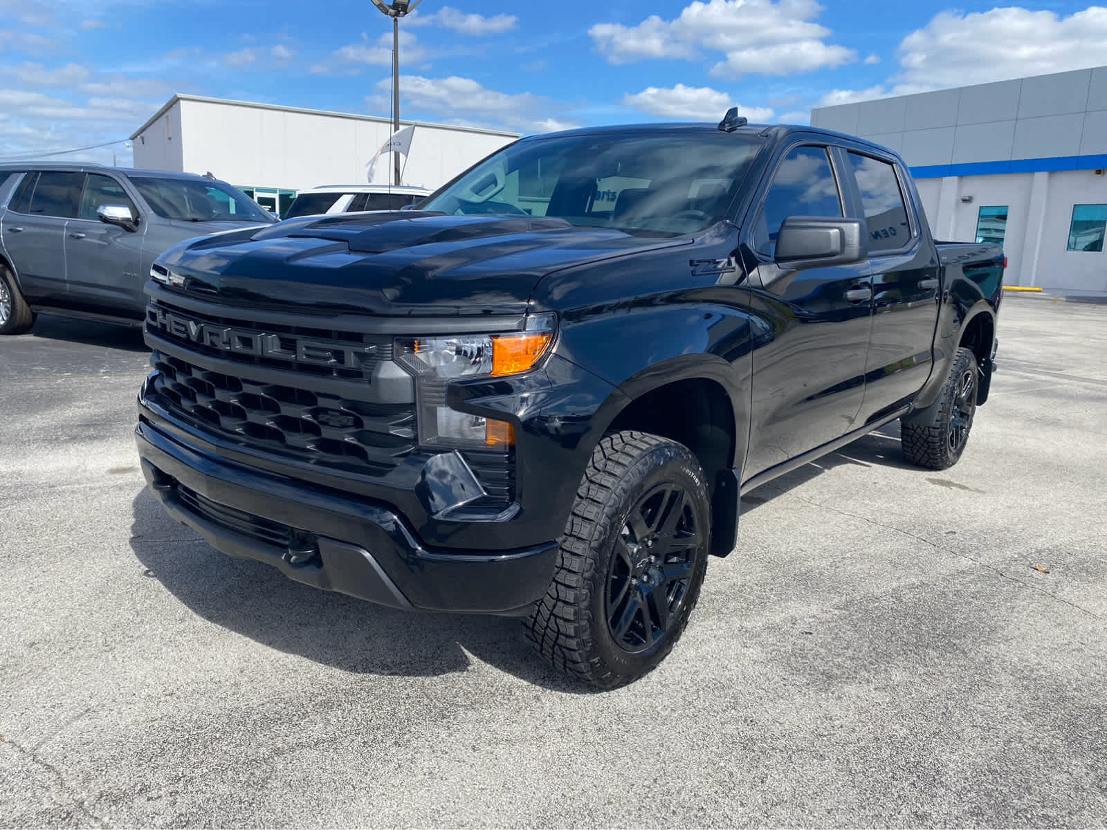 2024 Chevrolet Silverado 1500 Custom Trail Boss 4WD Crew Cab 147 4