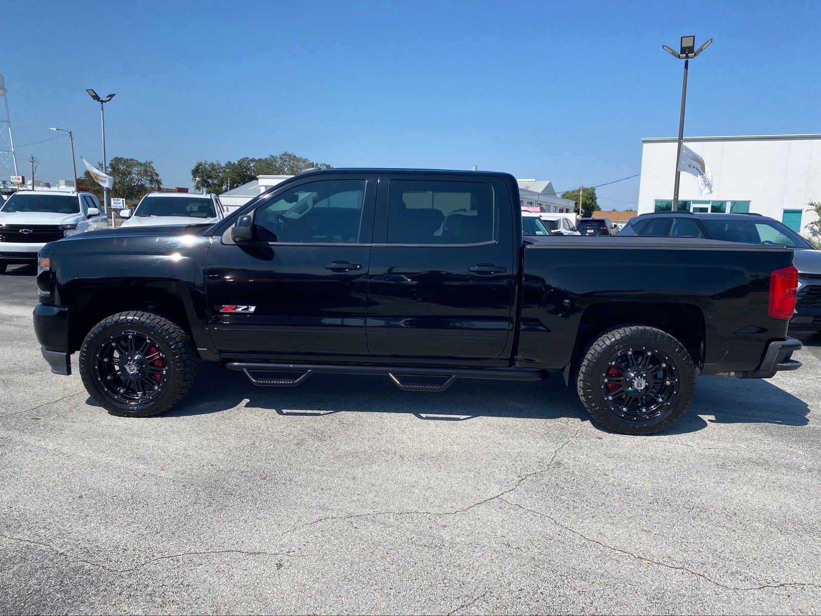 2017 Chevrolet Silverado 1500 LTZ 4WD Crew Cab 143.5 5