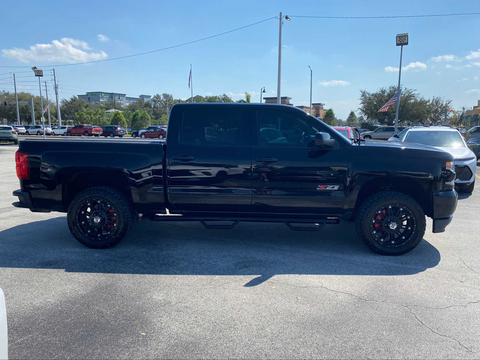 2017 Chevrolet Silverado 1500 LTZ 4WD Crew Cab 143.5 9