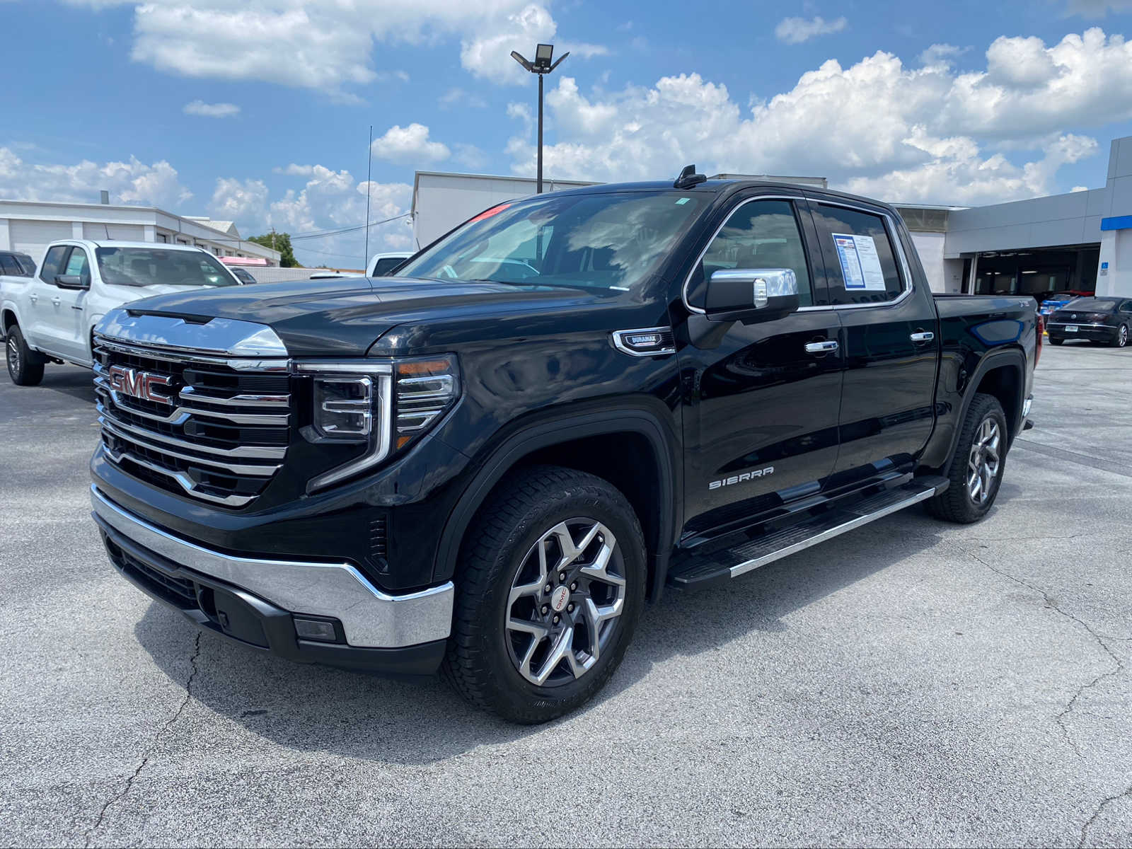 2023 GMC Sierra 1500 SLT 4WD Crew Cab 147 4