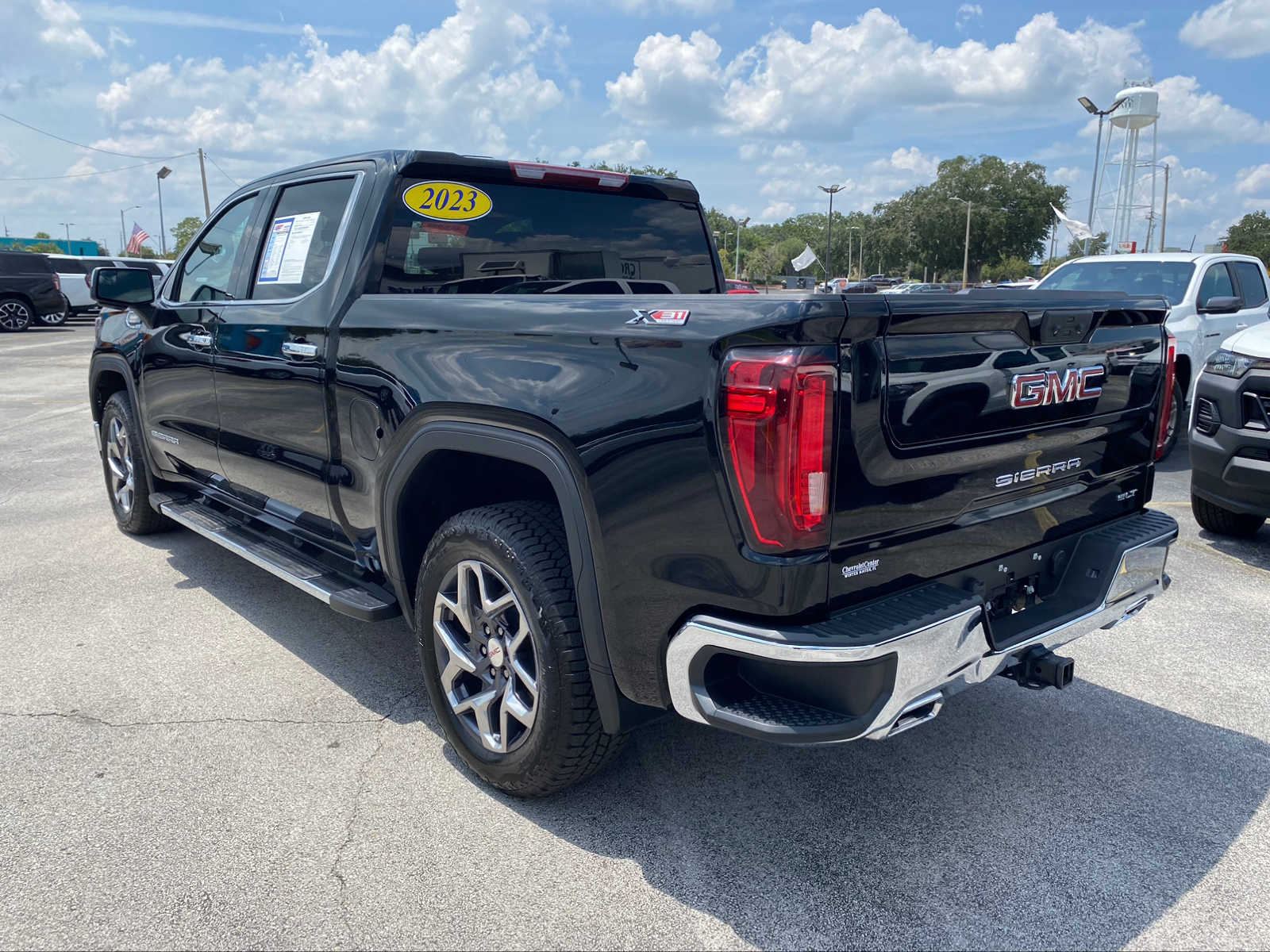 2023 GMC Sierra 1500 SLT 4WD Crew Cab 147 6