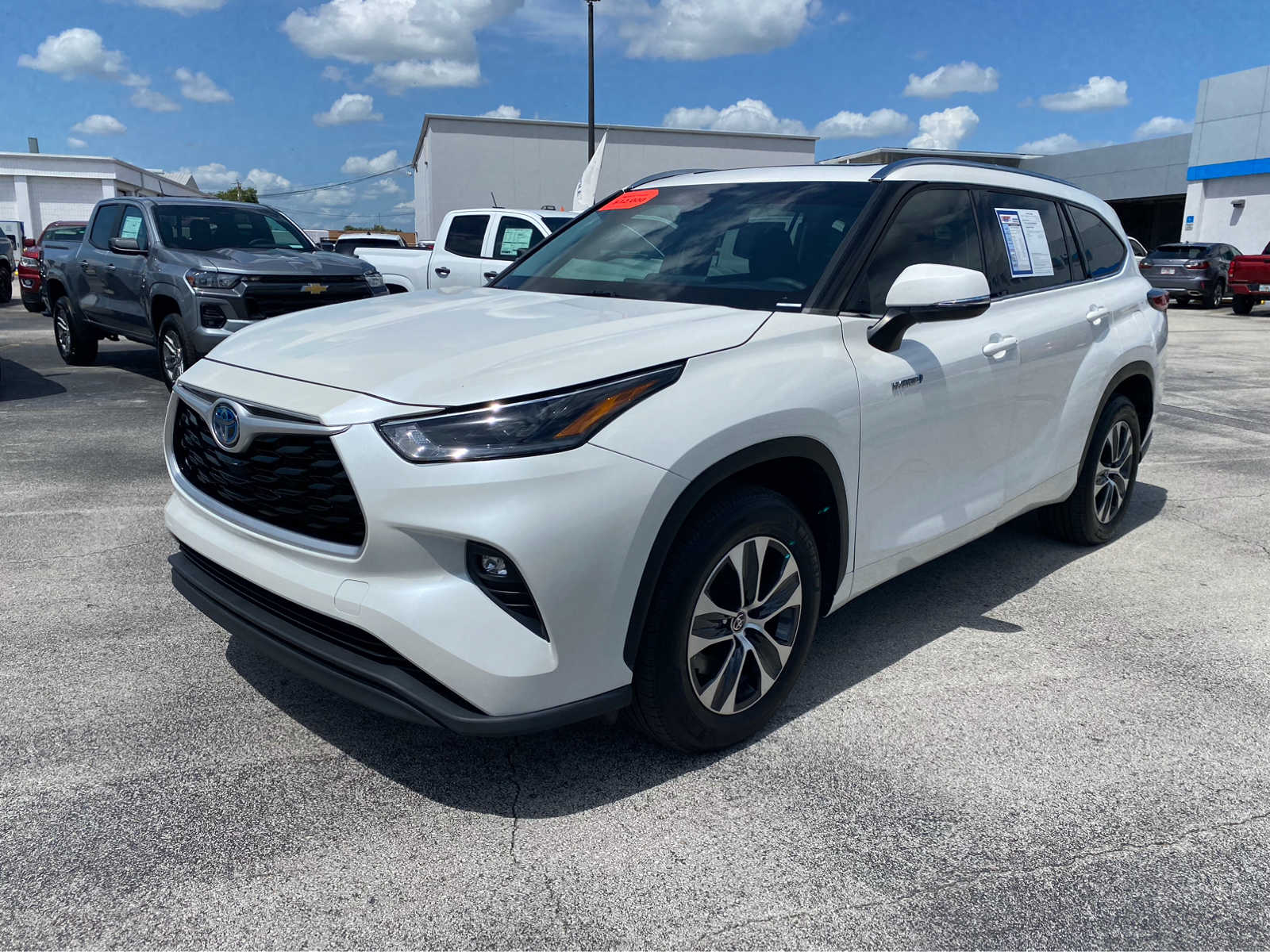 2021 Toyota Highlander Hybrid XLE 3