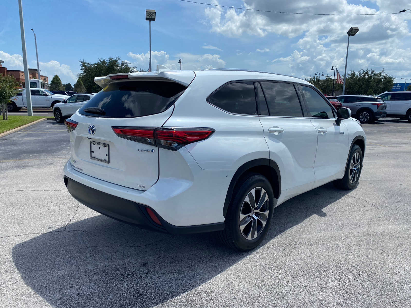 2021 Toyota Highlander Hybrid XLE 7