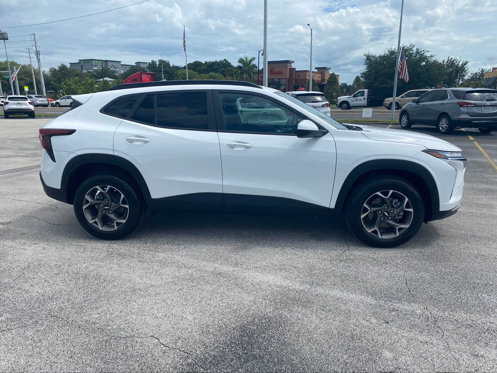 2025 Chevrolet Trax LT 8