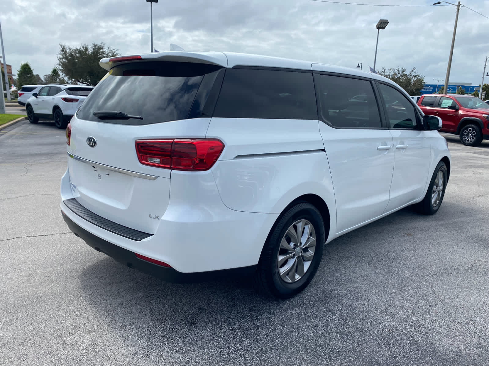 2020 Kia Sedona LX 8