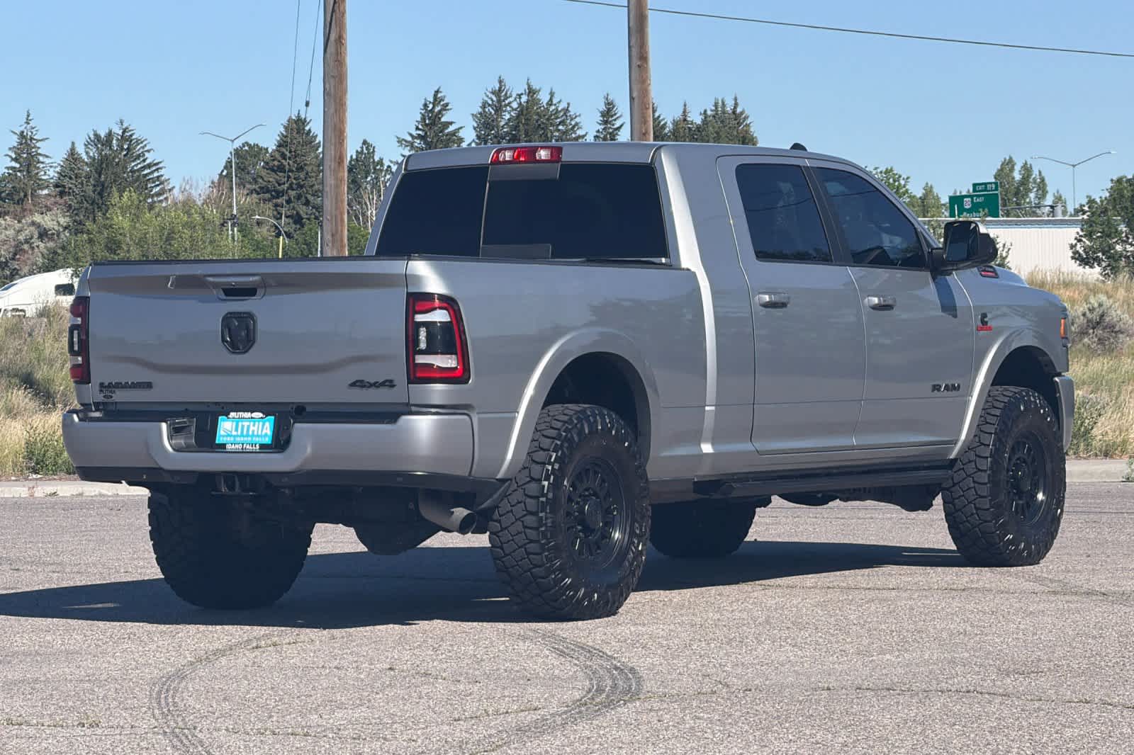 Billet Silver Metallic Clearcoat 2022 RAM 2500 Pickup Truck Four-Wheel Drive 6-Speed Automatic