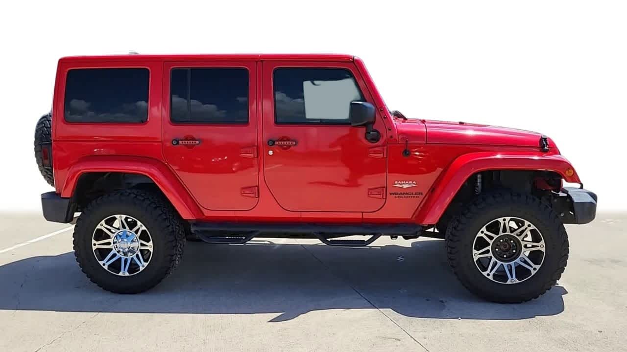 2015 Jeep Wrangler Unlimited Sahara 9