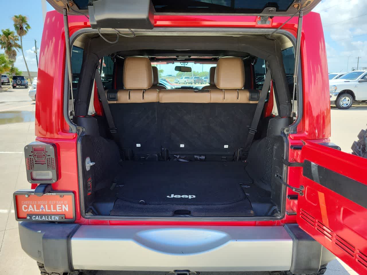 2015 Jeep Wrangler Unlimited Sahara 27