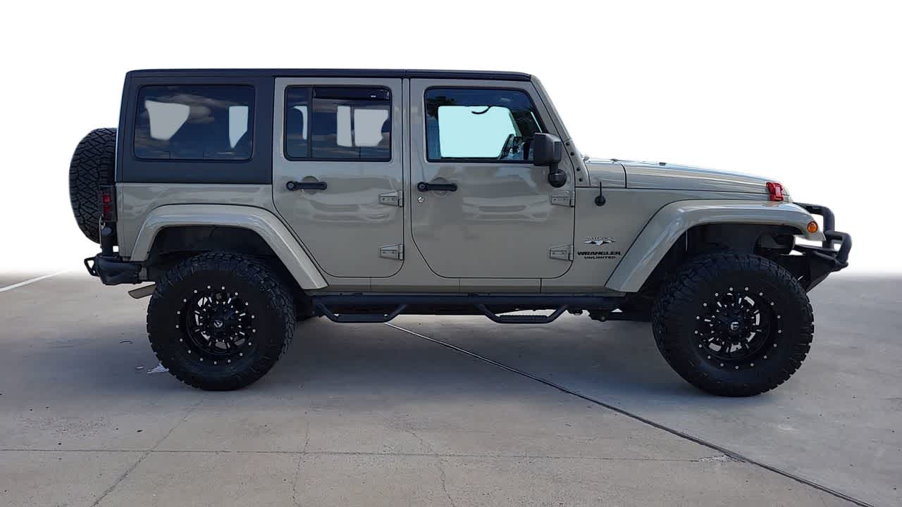 2017 Jeep Wrangler Unlimited Sahara 9