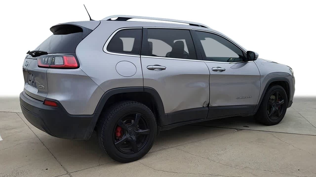 2019 Jeep Cherokee Latitude Plus 8