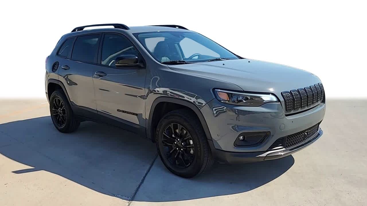 2023 Jeep Cherokee Altitude Lux 2