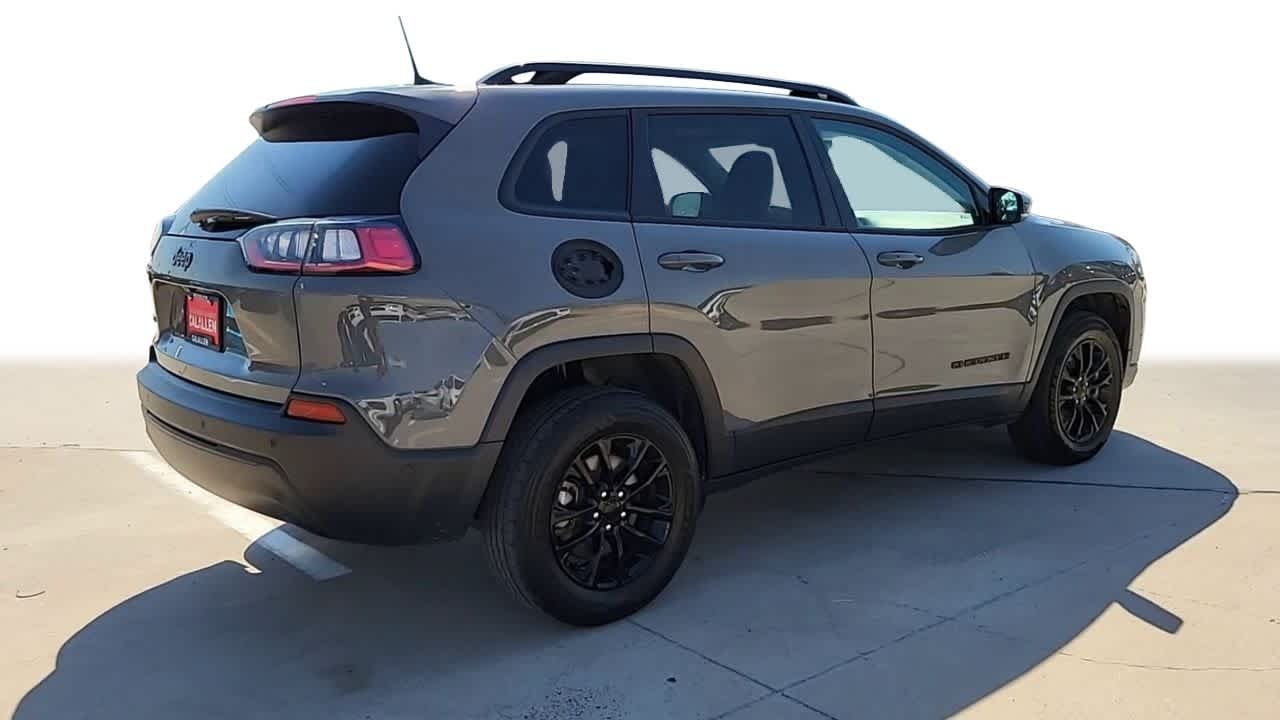 2023 Jeep Cherokee Altitude Lux 8