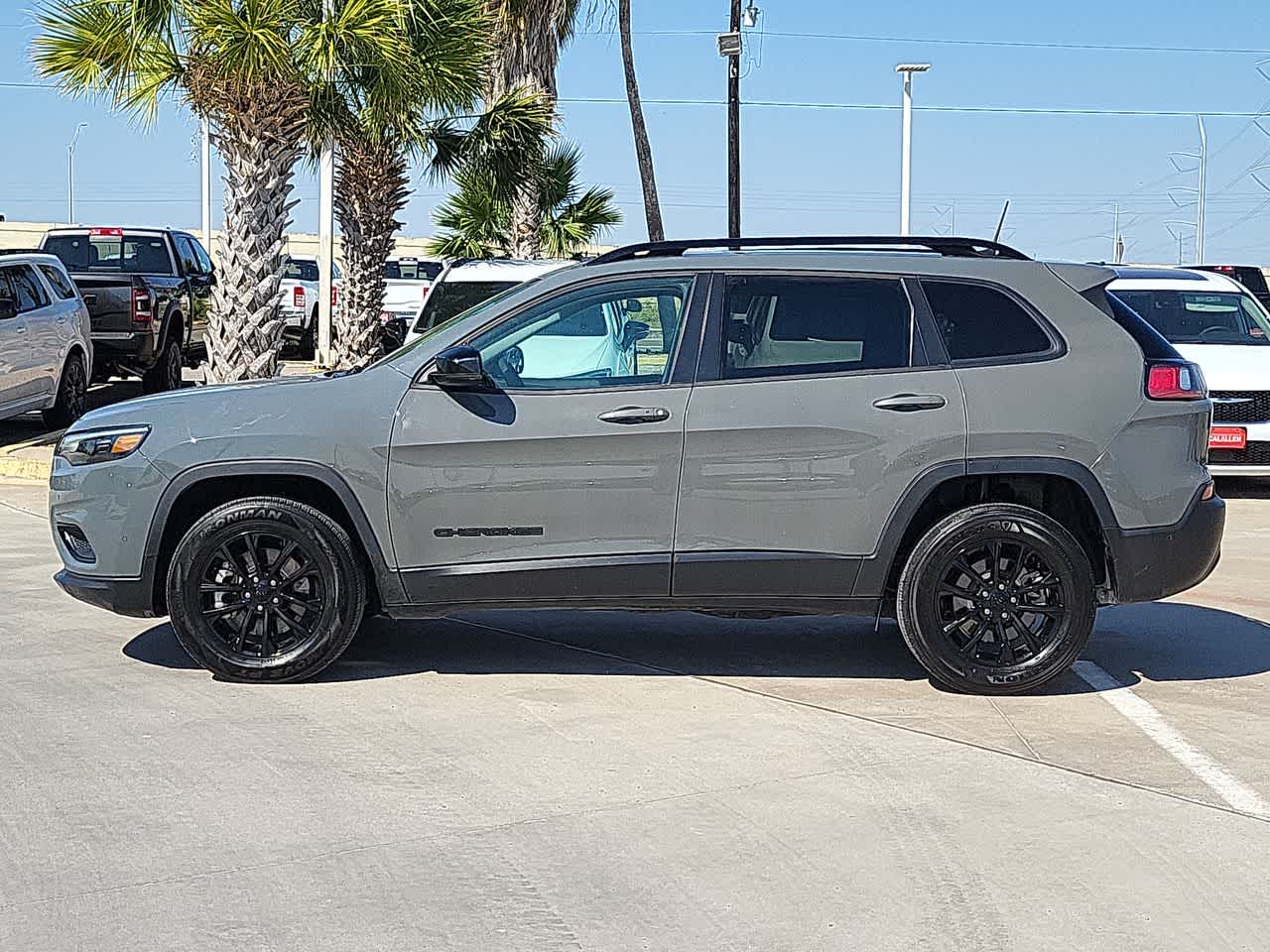 2023 Jeep Cherokee Altitude Lux 11