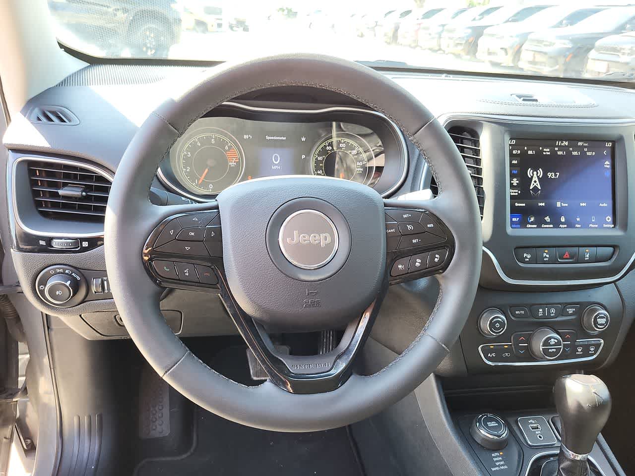 2023 Jeep Cherokee Altitude Lux 23