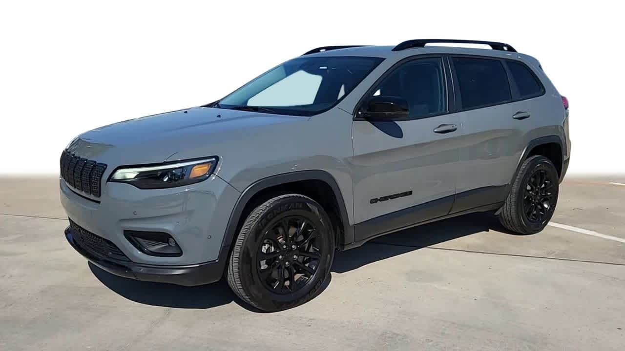 2023 Jeep Cherokee Altitude Lux 4