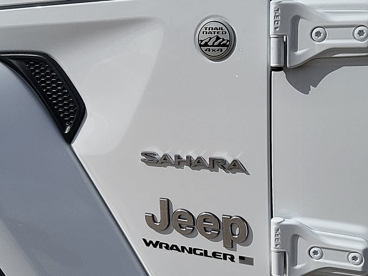 2024 Jeep Wrangler Sahara 15