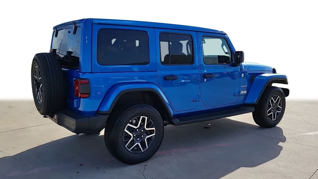 2024 Jeep Wrangler Sahara 8