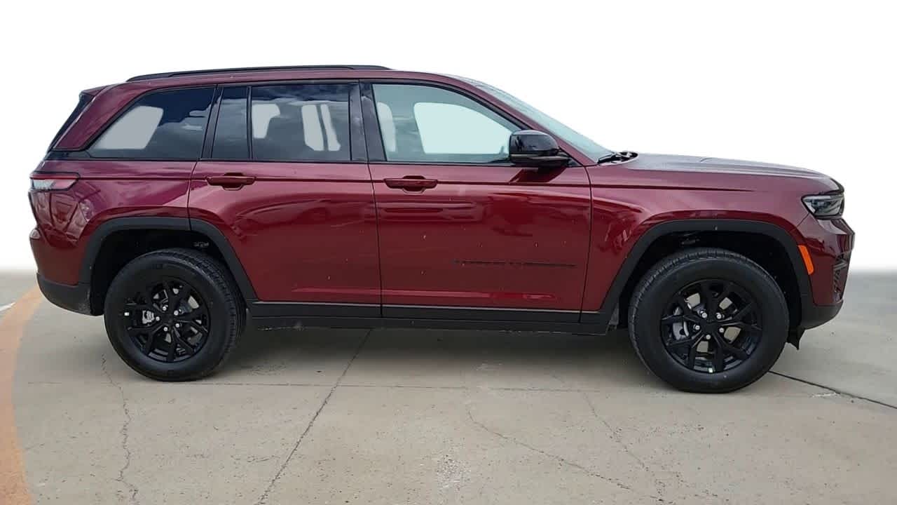 2024 Jeep Grand Cherokee Altitude X 9