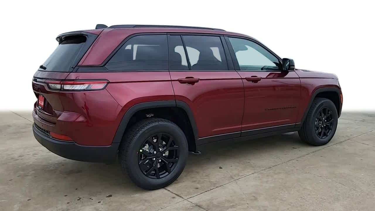 2024 Jeep Grand Cherokee Altitude 8