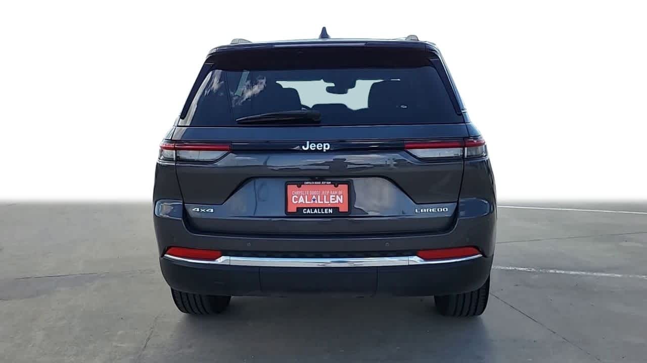 2023 Jeep Grand Cherokee Laredo 7