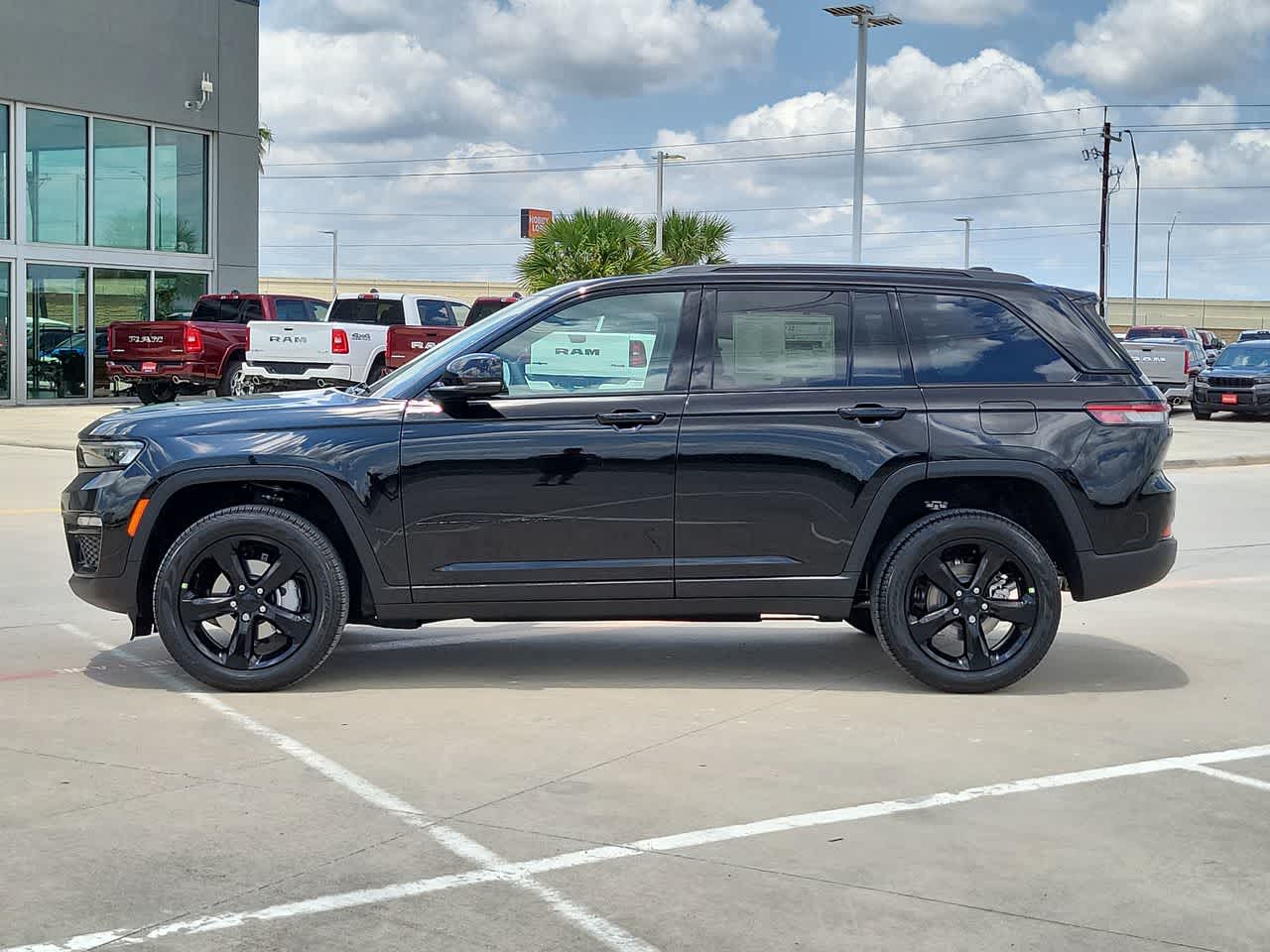 2024 Jeep Grand Cherokee Limited 11