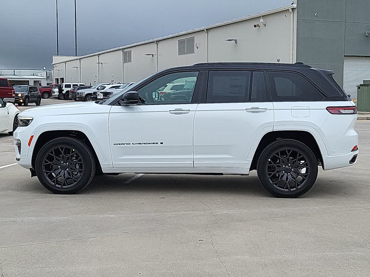 2024 Jeep Grand Cherokee Summit Reserve 11