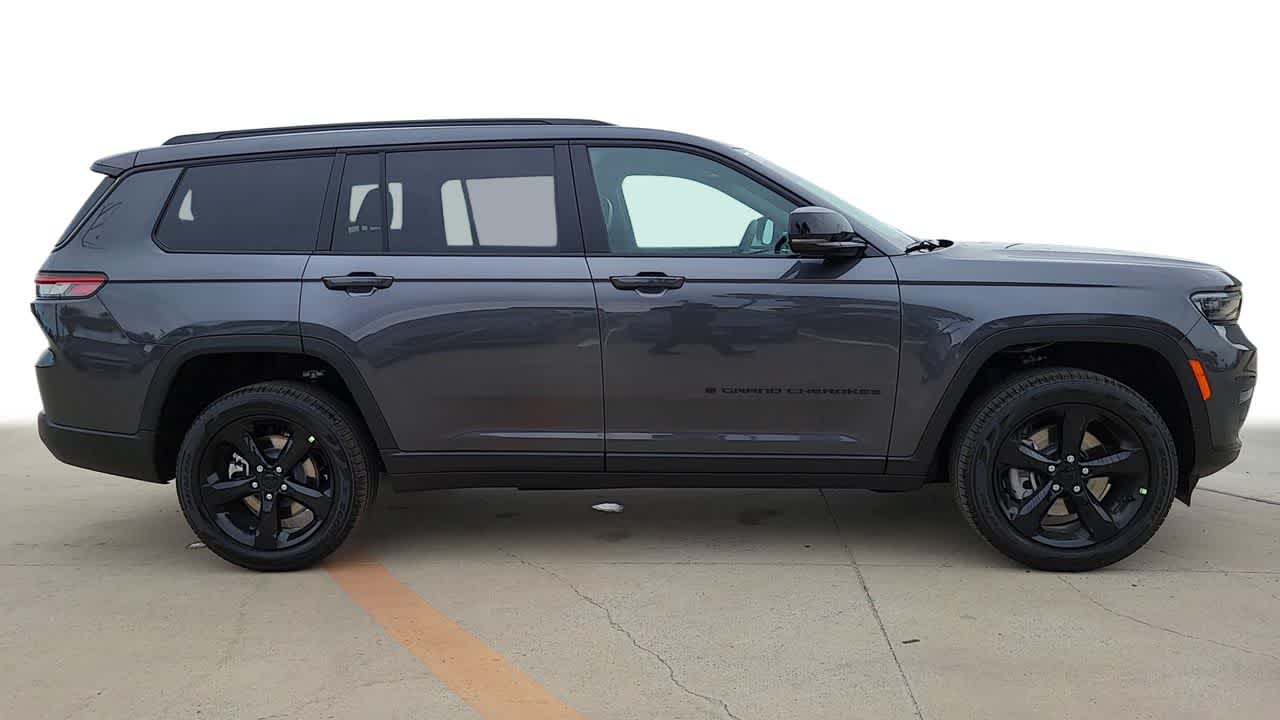 2025 Jeep Grand Cherokee L Limited 9