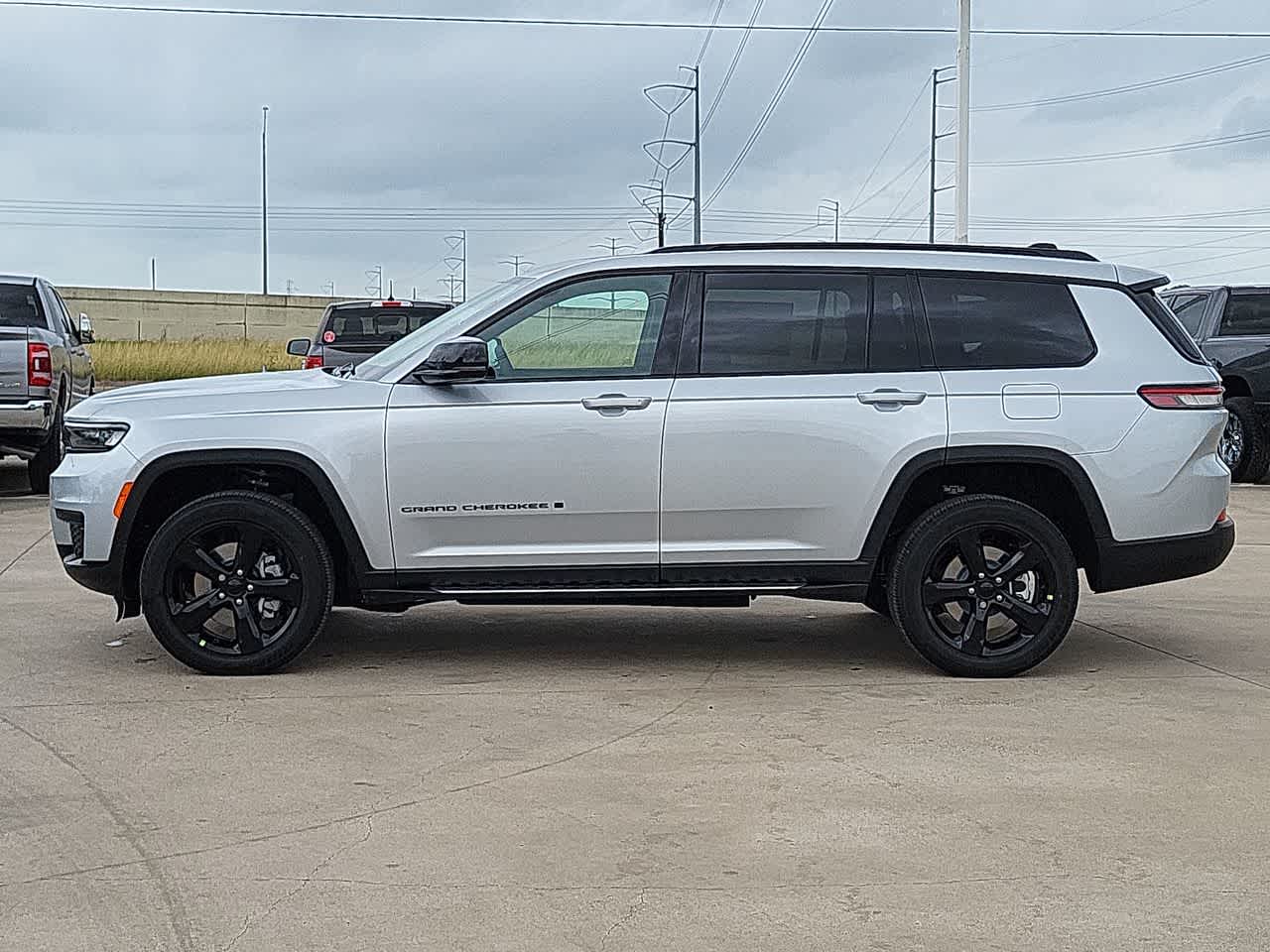 2024 Jeep Grand Cherokee L Altitude X 11