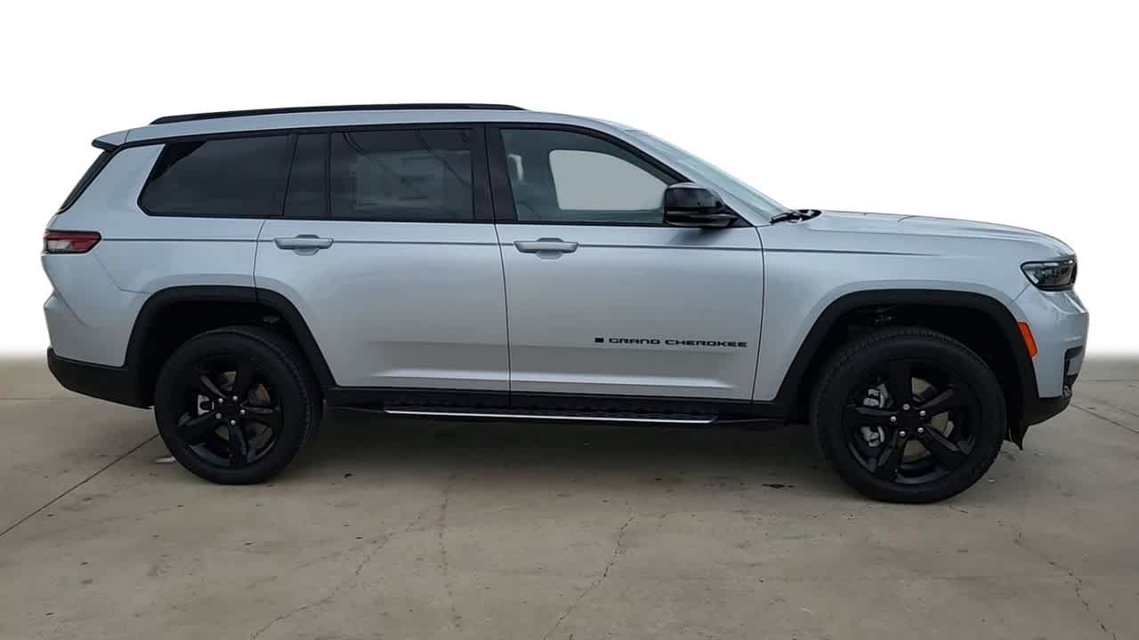 2024 Jeep Grand Cherokee L Altitude X 9