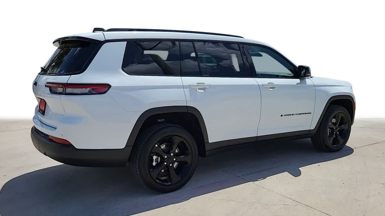 2024 Jeep Grand Cherokee L Altitude X 8