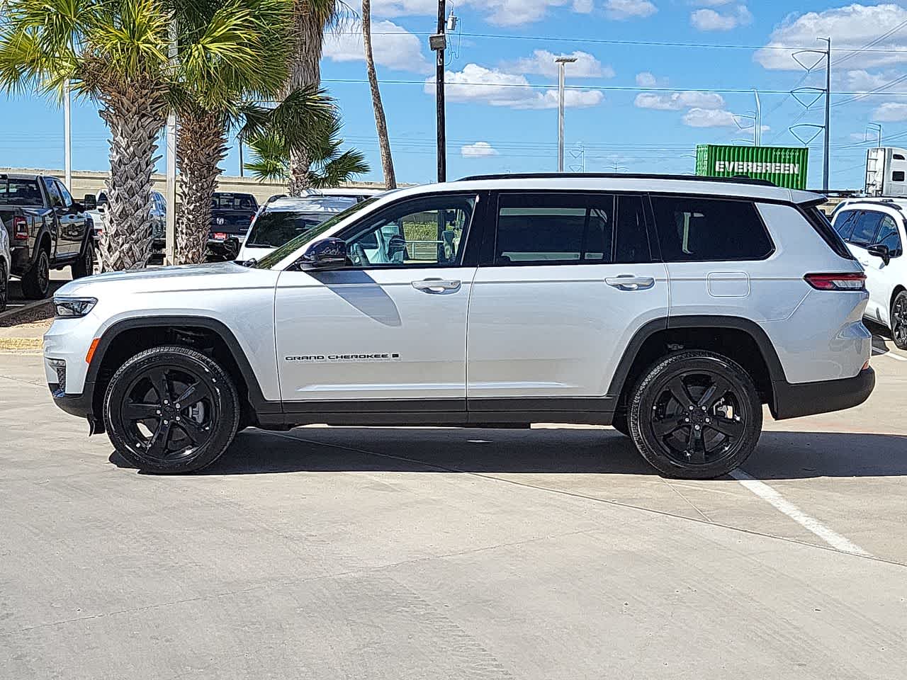 2024 Jeep Grand Cherokee L Limited 11