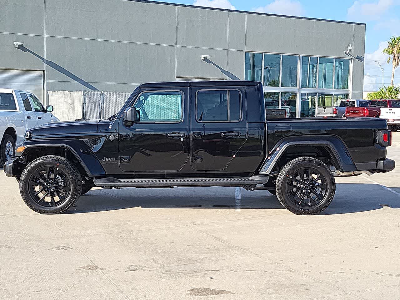 2024 Jeep Gladiator Sport 4x4 11