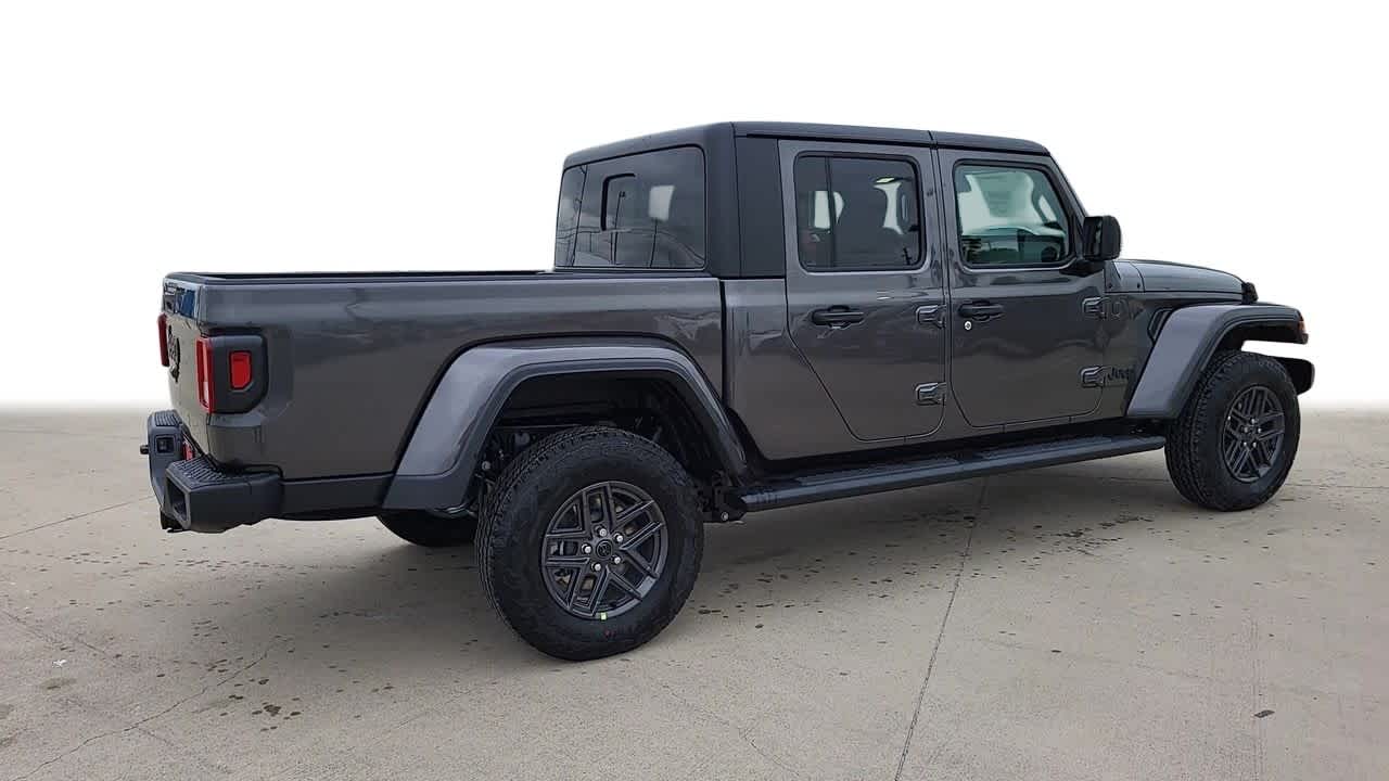 2024 Jeep Gladiator Sport S 4x4 8