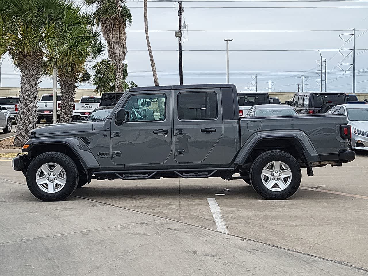 2022 Jeep Gladiator Sport S 11